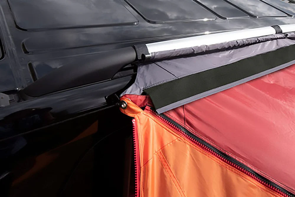 Adaptateur universel pour véhicule gris foncé 02 Bent.webp